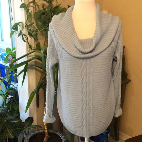 Ice blue medium sweater from Soho, New York and Company - Picture 3 of 6
